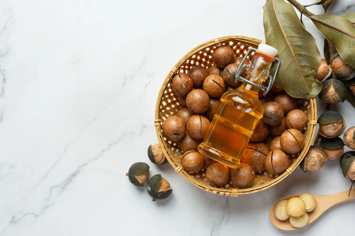 Castor oil for lashes and brows – why you should use it.